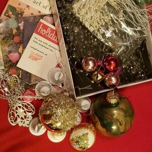 CHRISTMAS PACKAGE–ORNAMENTS, GARLAND, PEARL TIES & VINTAGE CHRISTMAS PAMPHLETS